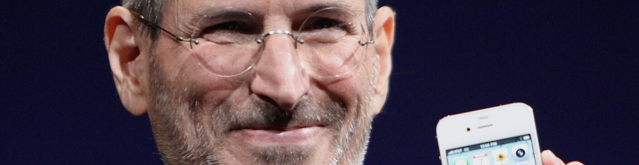 2048px-Steve_Jobs_Headshot_2010-CROP_(cropped_2)